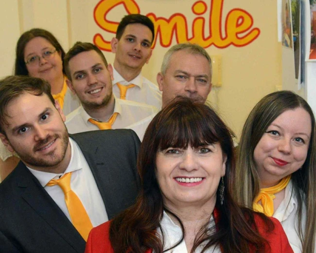 NÉMET NYELVTANÁRT KERESÜNK - Smile Nyelviskola